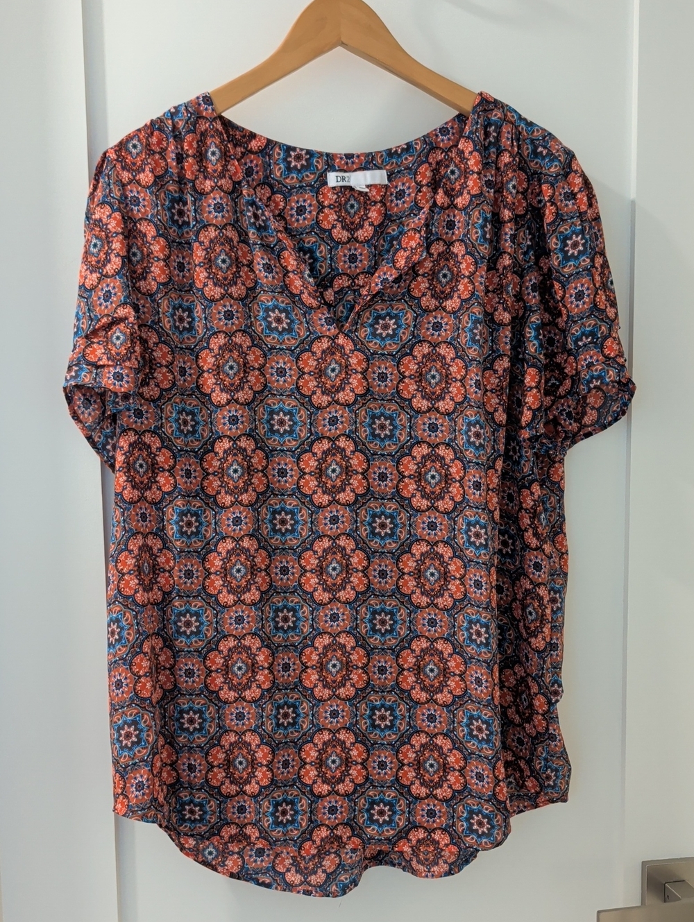 DR2 Coral & Blue Geometric Floral Short Sleeve Blouse